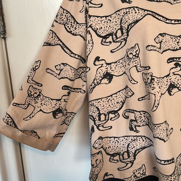 H&M Cheetah Top - Picture 2 of 7